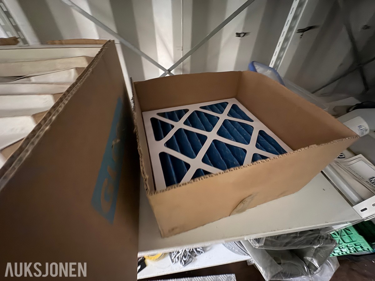 2014 20 fots container med omfattende saneringsutstyr – selges samlet