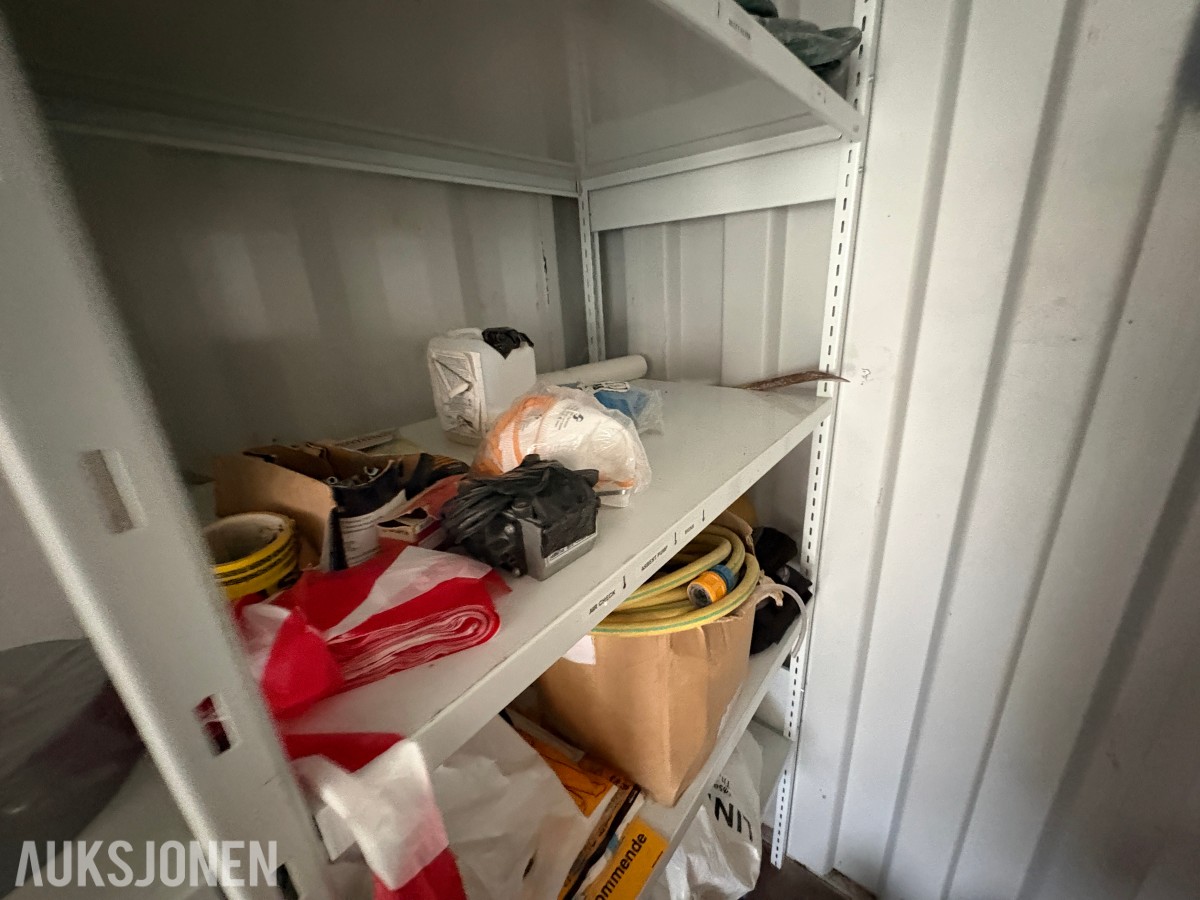 2014 20 fots container med omfattende saneringsutstyr – selges samlet