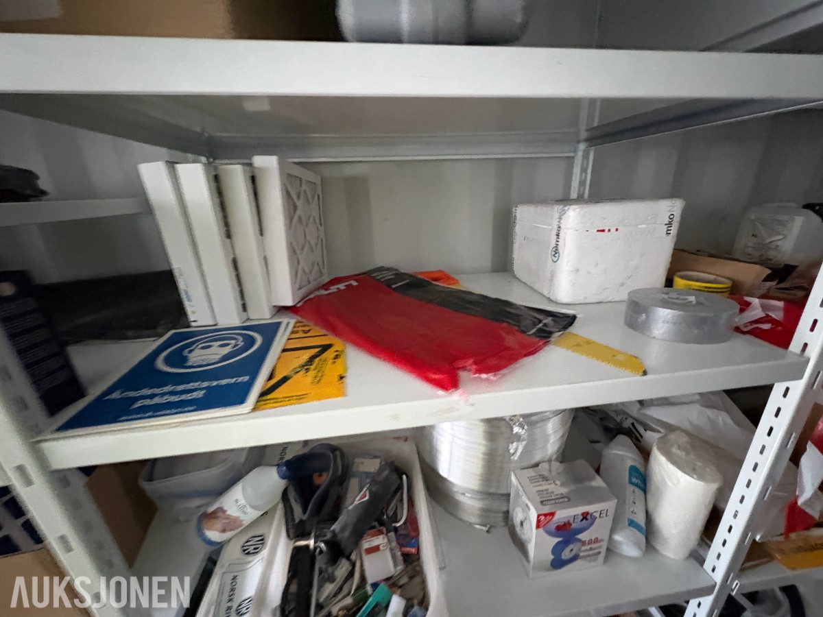 2014 20 fots container med omfattende saneringsutstyr – selges samlet