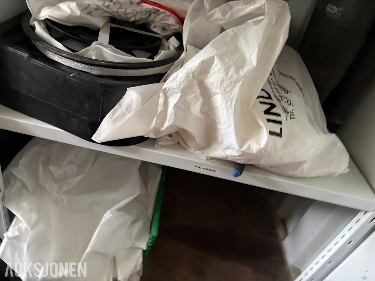 2014 20 fots container med omfattende saneringsutstyr – selges samlet