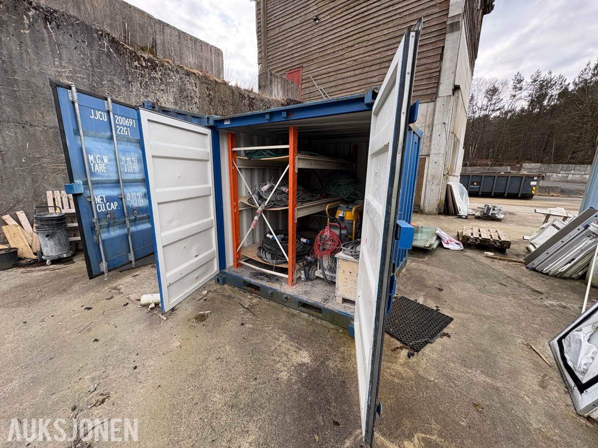 2021 10 fots container med innhold – diverse utstyr