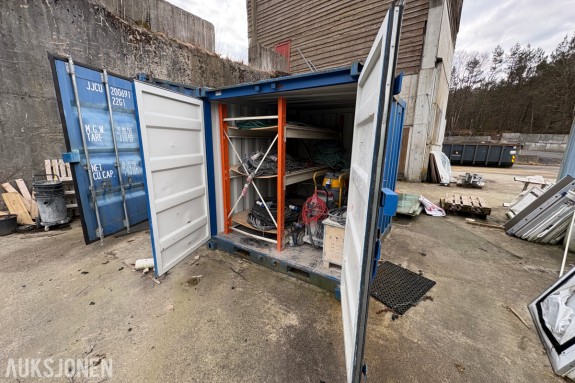 2021 10 fots container med innhold – diverse utstyr