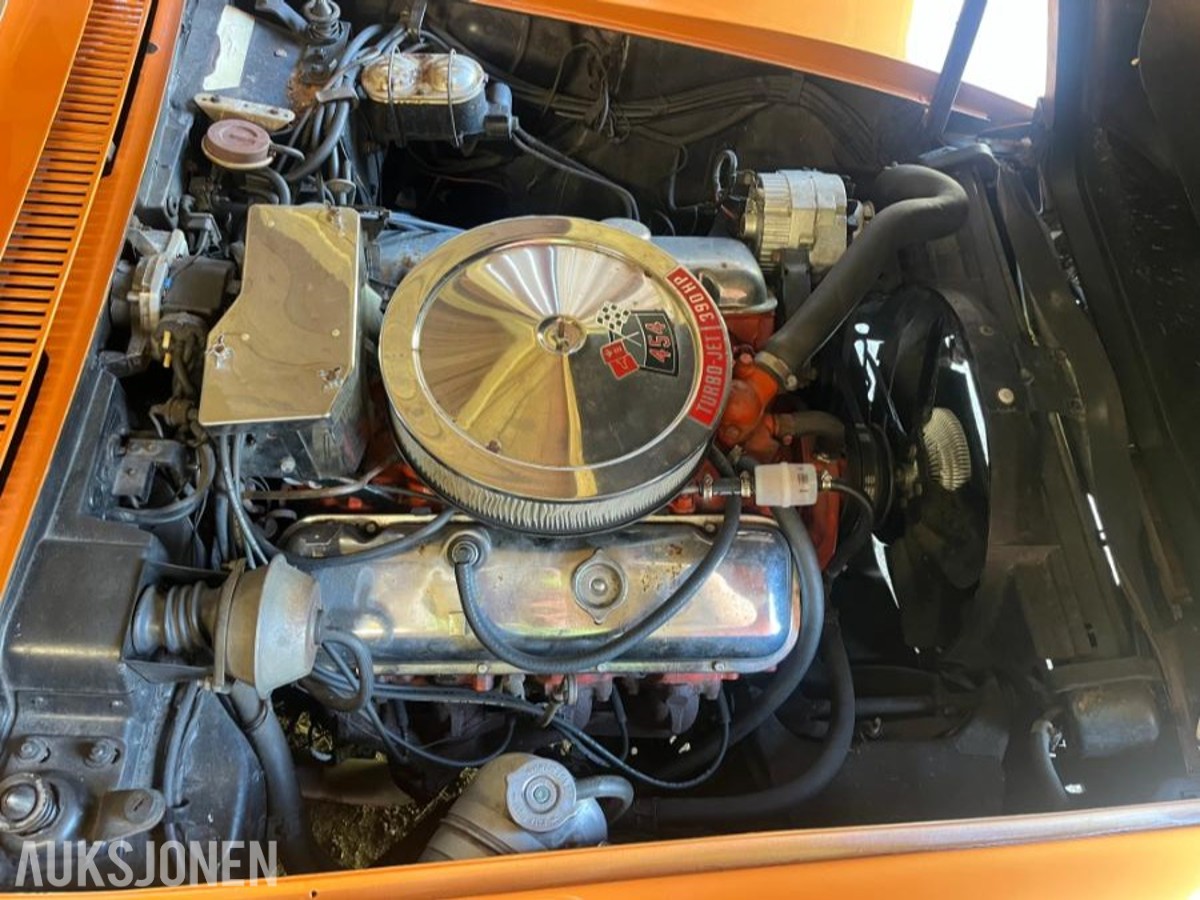 Vehicle image 16