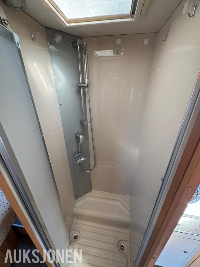 GENESIS 58 M12 SUNRO / SOLCELLE / WEBASTO / SOMMER + VINTERDEKK / REGKJEDE / MANUELLE /