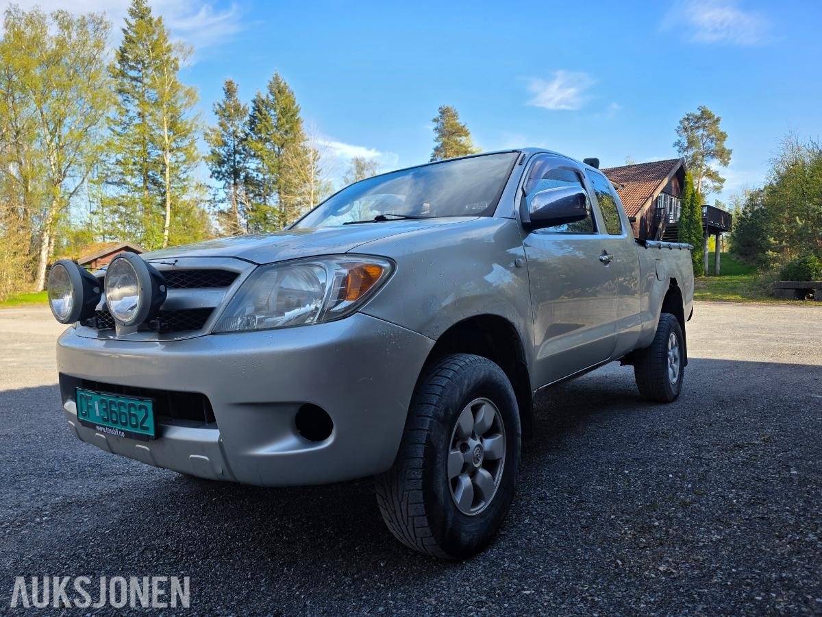 2006 Toyota HiLux 2.5-102 D 4WD, 284392km