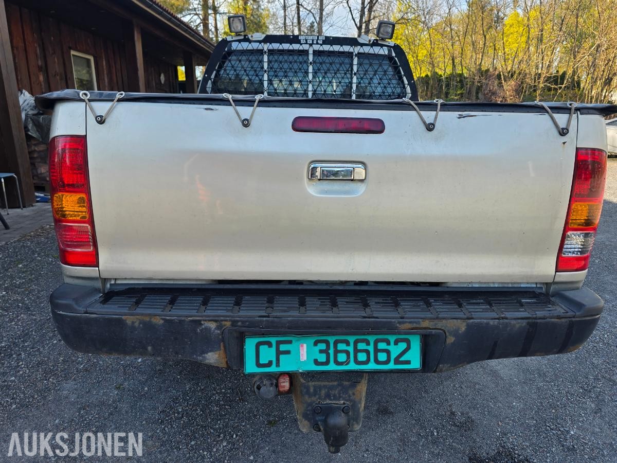 2006 Toyota HiLux 2.5-102 D 4WD, 284392km