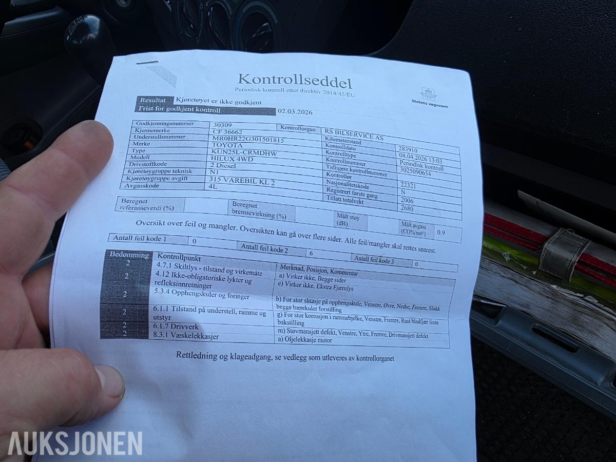 2006 Toyota HiLux 2.5-102 D 4WD, 284392km