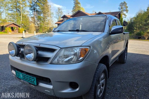 2006 Toyota HiLux 2.5-102 D 4WD, 284392km