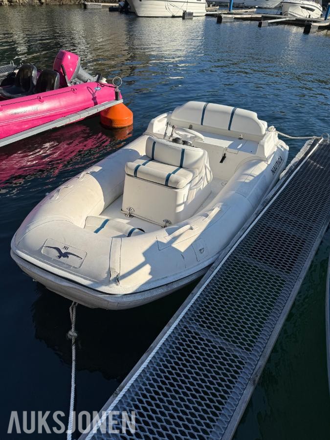 2001 Nautica Jet rib 10 med Yamaha 80hk
