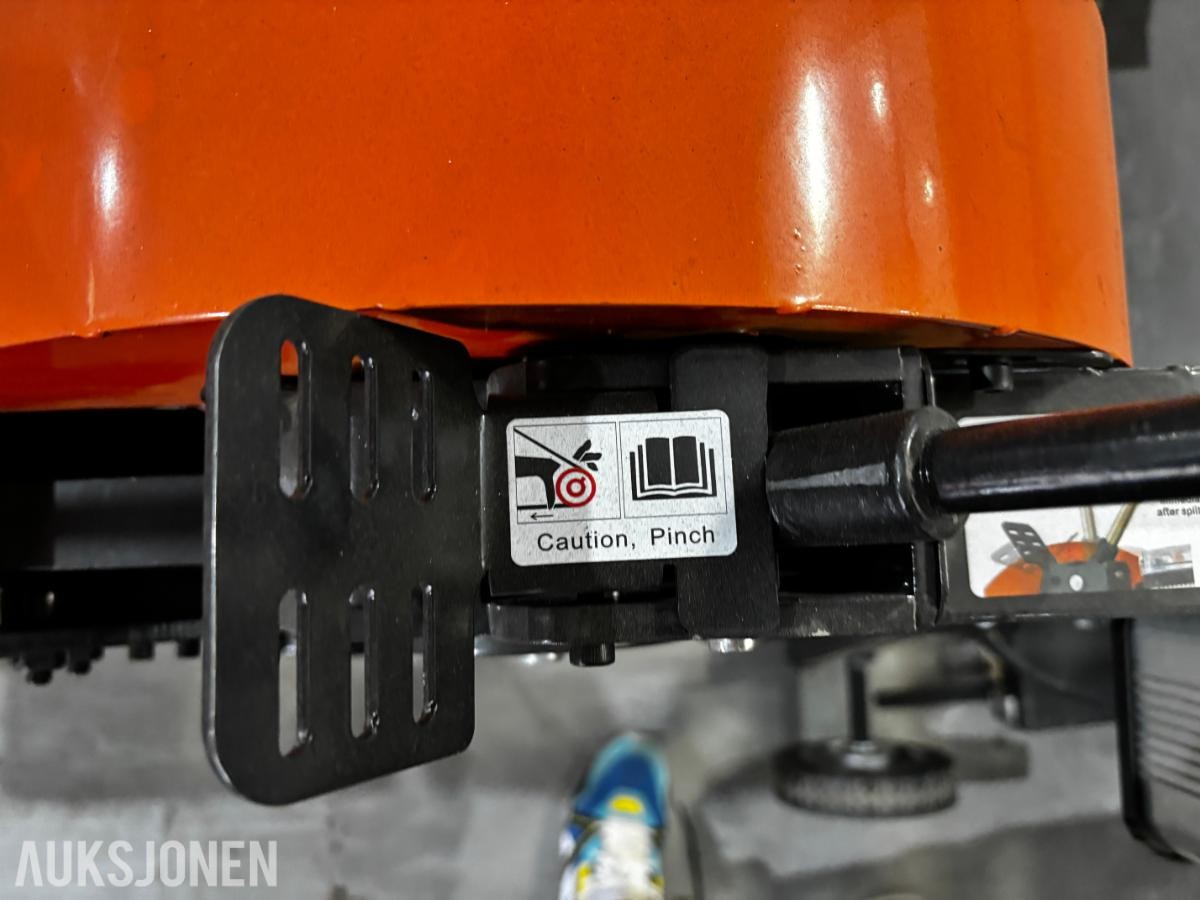 Osp Vedkløyver 7 tonn batteri drift