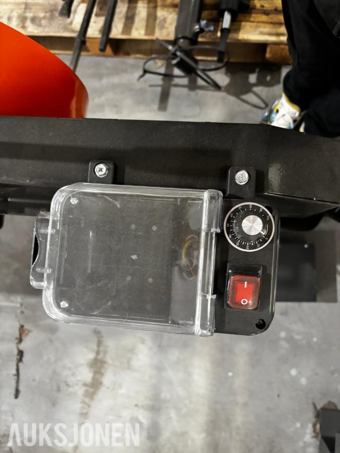 Osp Vedkløyver 7 tonn batteri drift