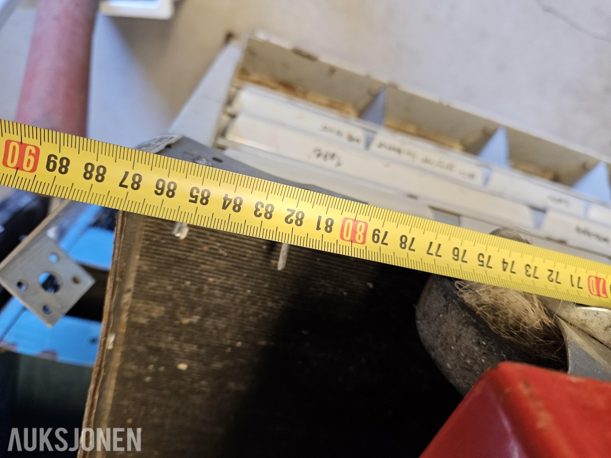 Bilinnredning med skuffer - Transporttralle/hylle