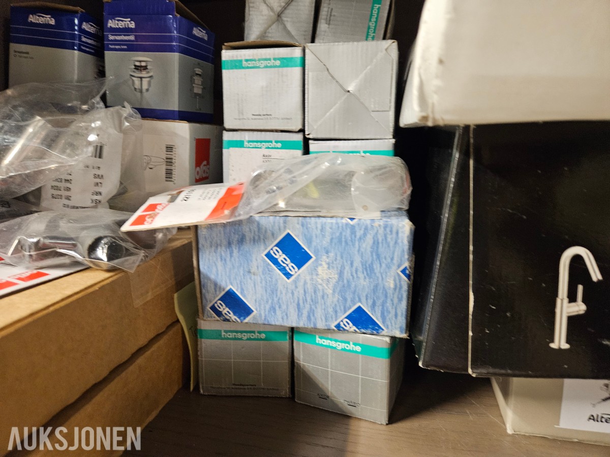 Lager med VVS-smådeler - Toalettlokk - Kraner - Forbruksmateriell
