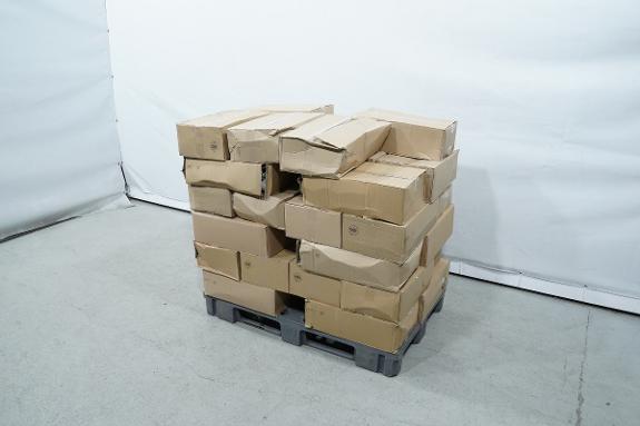 Plastposer med logo selges samlet - Stort parti