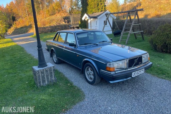 1984 Volvo 240 GLE 2.3 129HK Soltak, turbo felger, eu ok til 07.2027