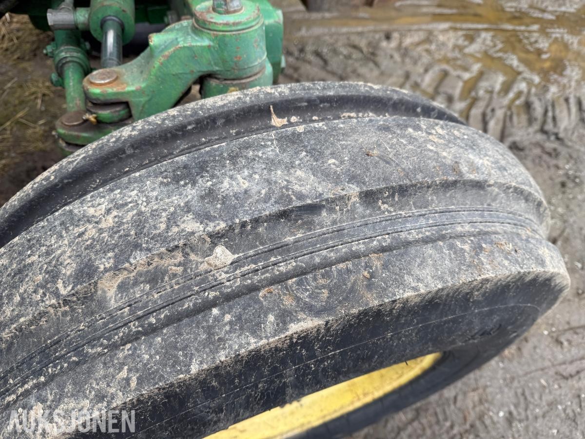 1981 John Deere 2040 Lettkjørt og brukervennlig traktor
