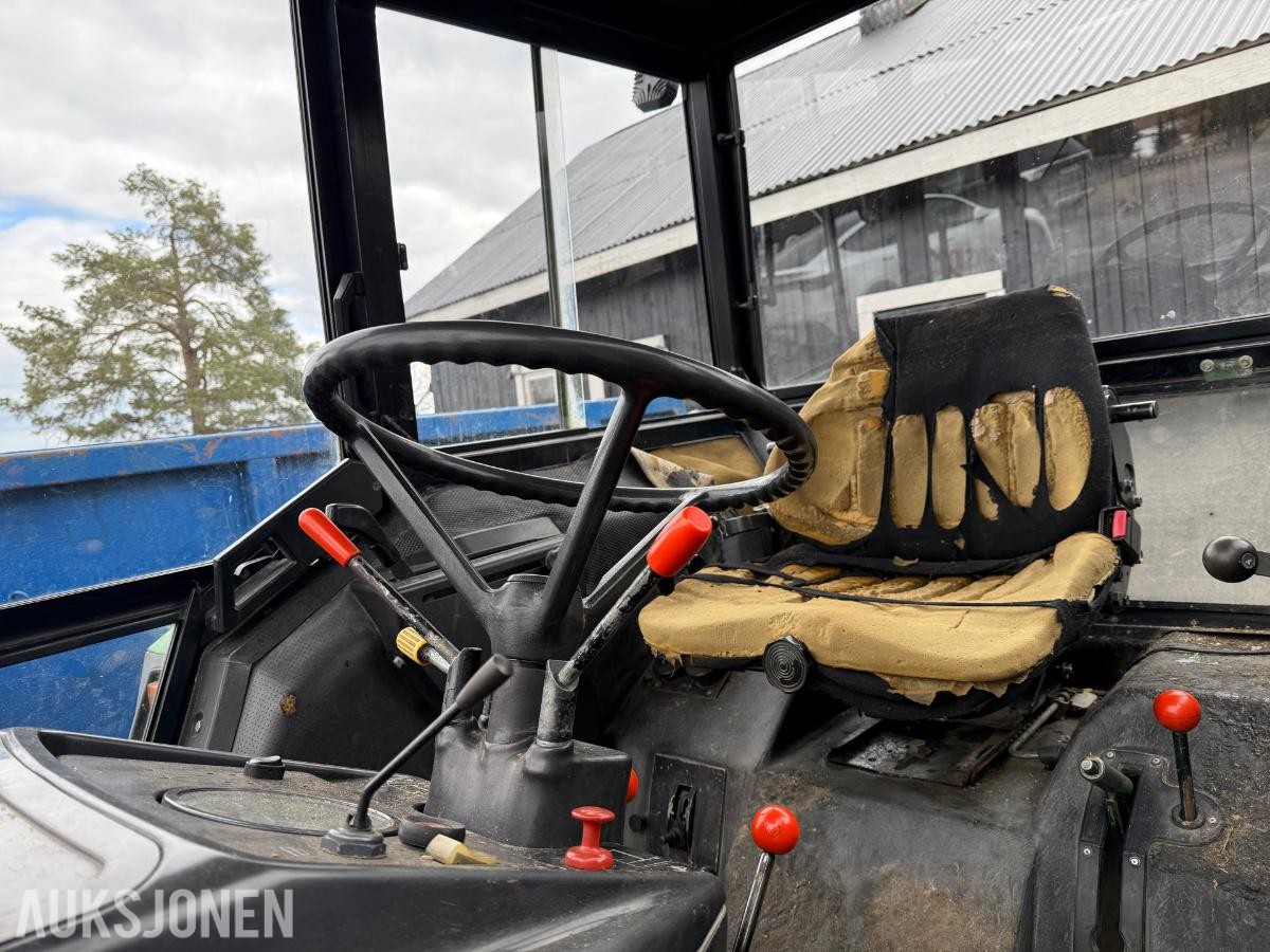 1981 John Deere 2040 Lettkjørt og brukervennlig traktor