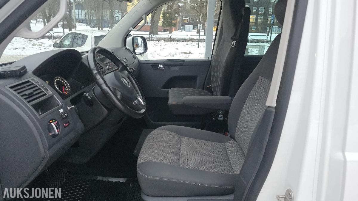 2014 Volkswagen Caravelle 2.0 140hk Automat Lang akselavstand Cruise control