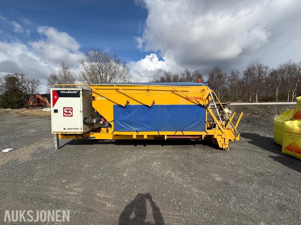 2021 Falkoping C-7 fastsandpreder med varme - Krokramme