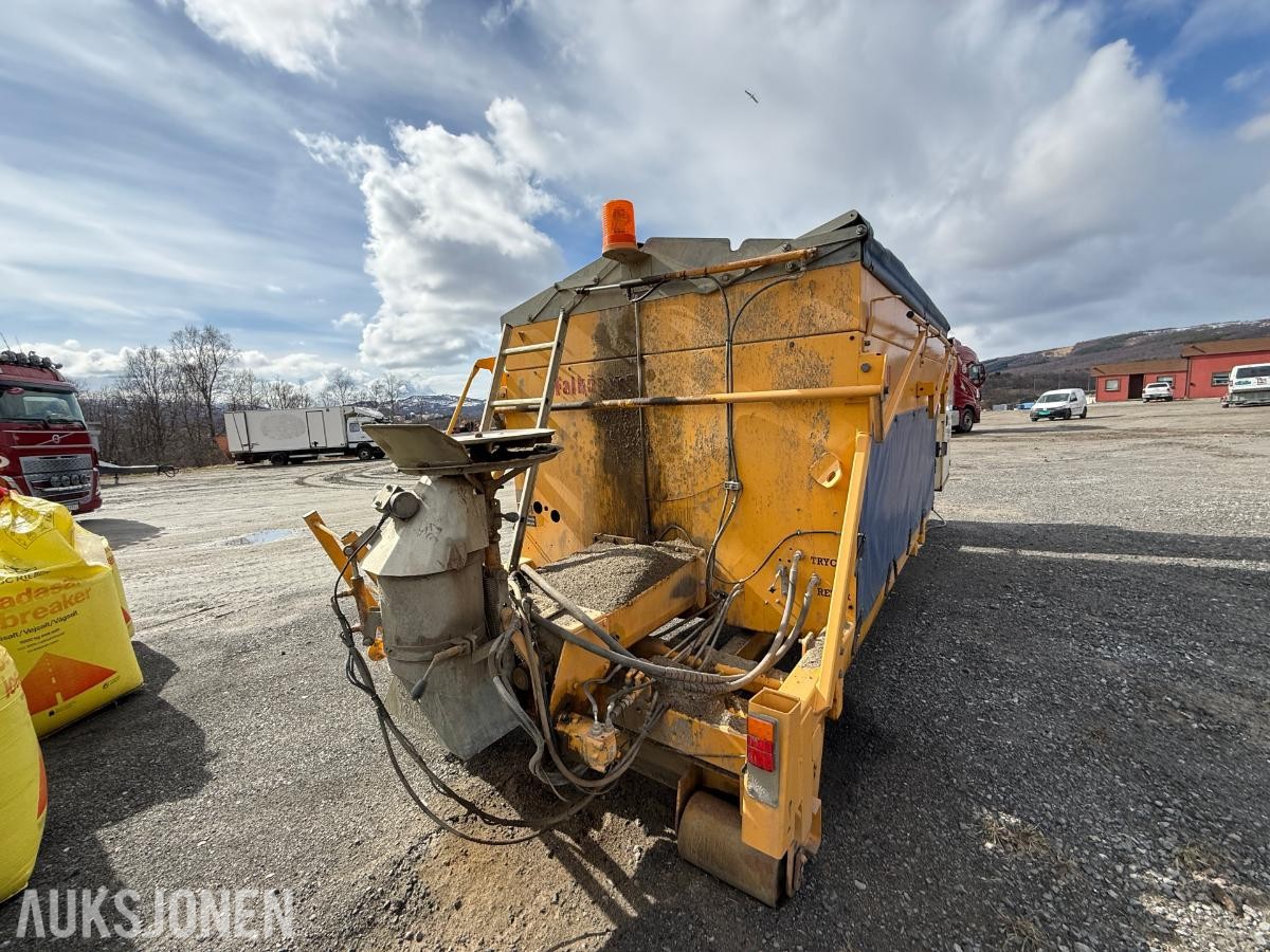 2021 Falkoping C-7 fastsandpreder med varme - Krokramme