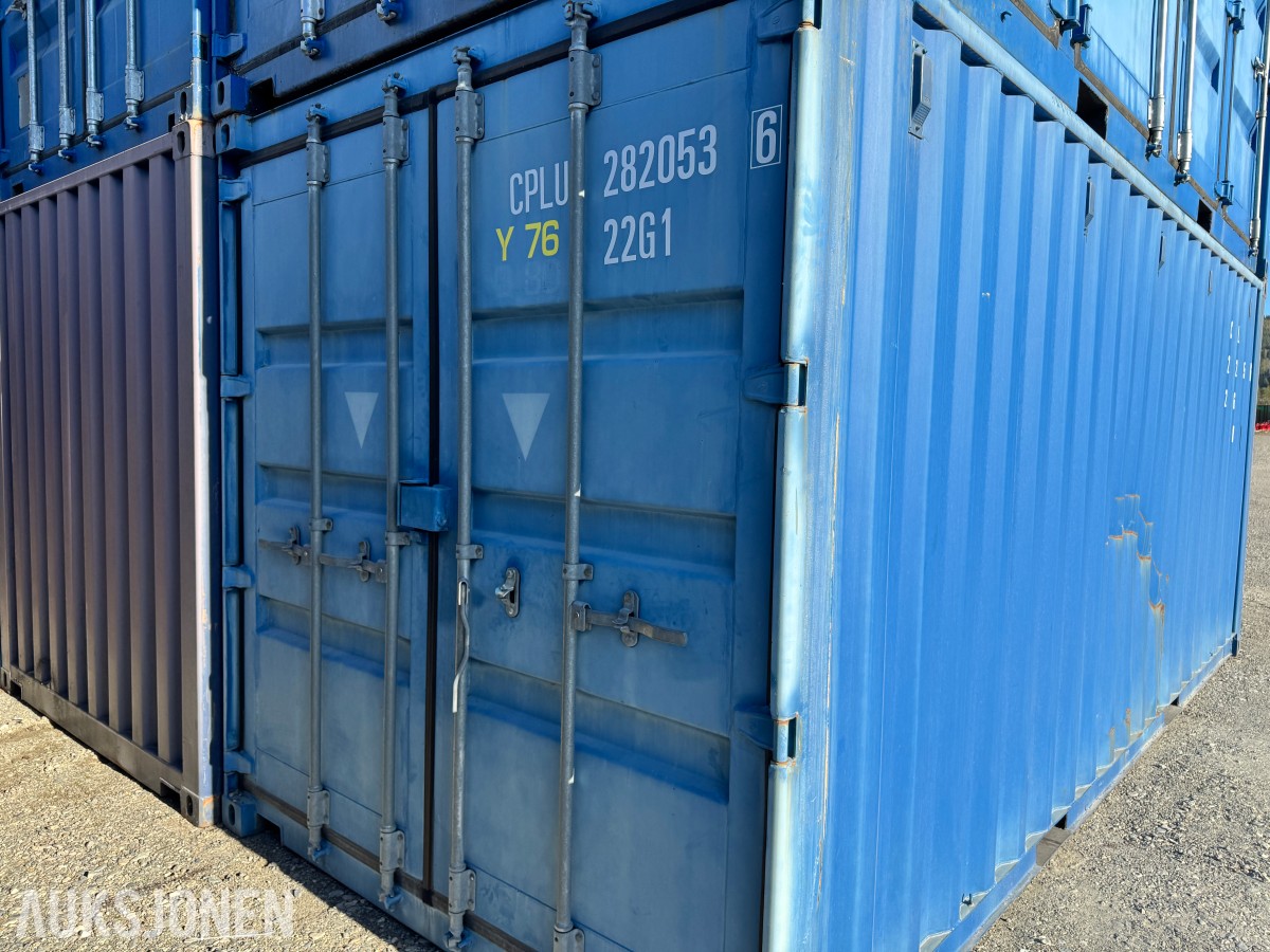 20 fot lagercontainer 2-delt med dør i hver ende.