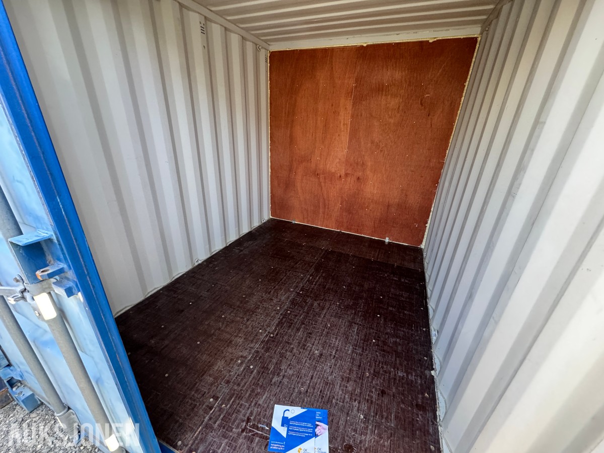 20 fot lagercontainer 2-delt med dør i hver ende.