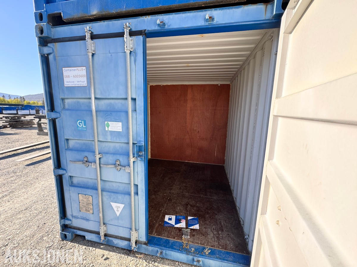 20 fot lagercontainer 2-delt med dør i hver ende.