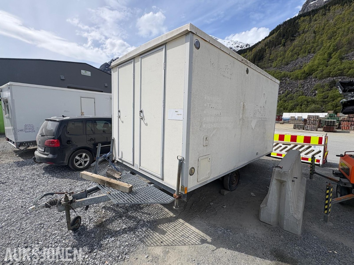 2005 Valla Wagnen hjulbrakke - toalett- og mannskapsbrakke