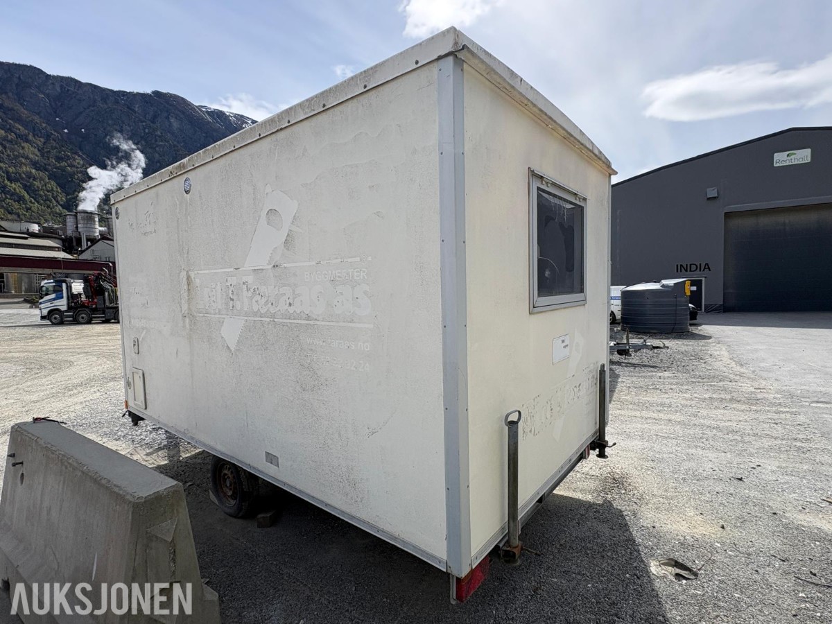 2005 Valla Wagnen hjulbrakke - toalett- og mannskapsbrakke