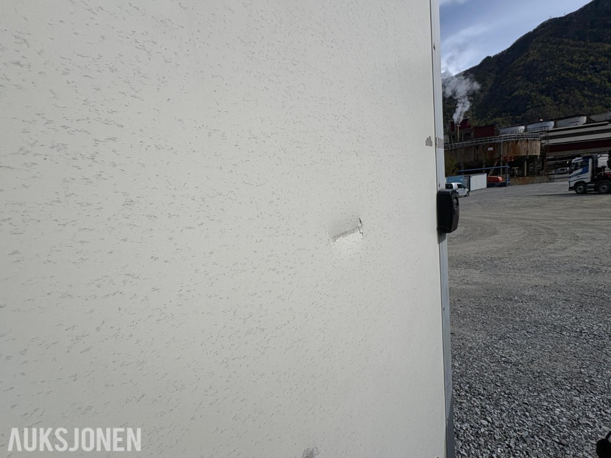2005 Valla Wagnen hjulbrakke - toalett- og mannskapsbrakke