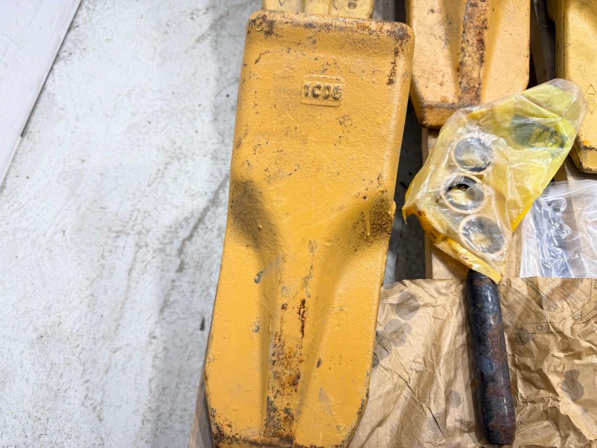 CAT tannholdere og gravetenner til gravemaskin