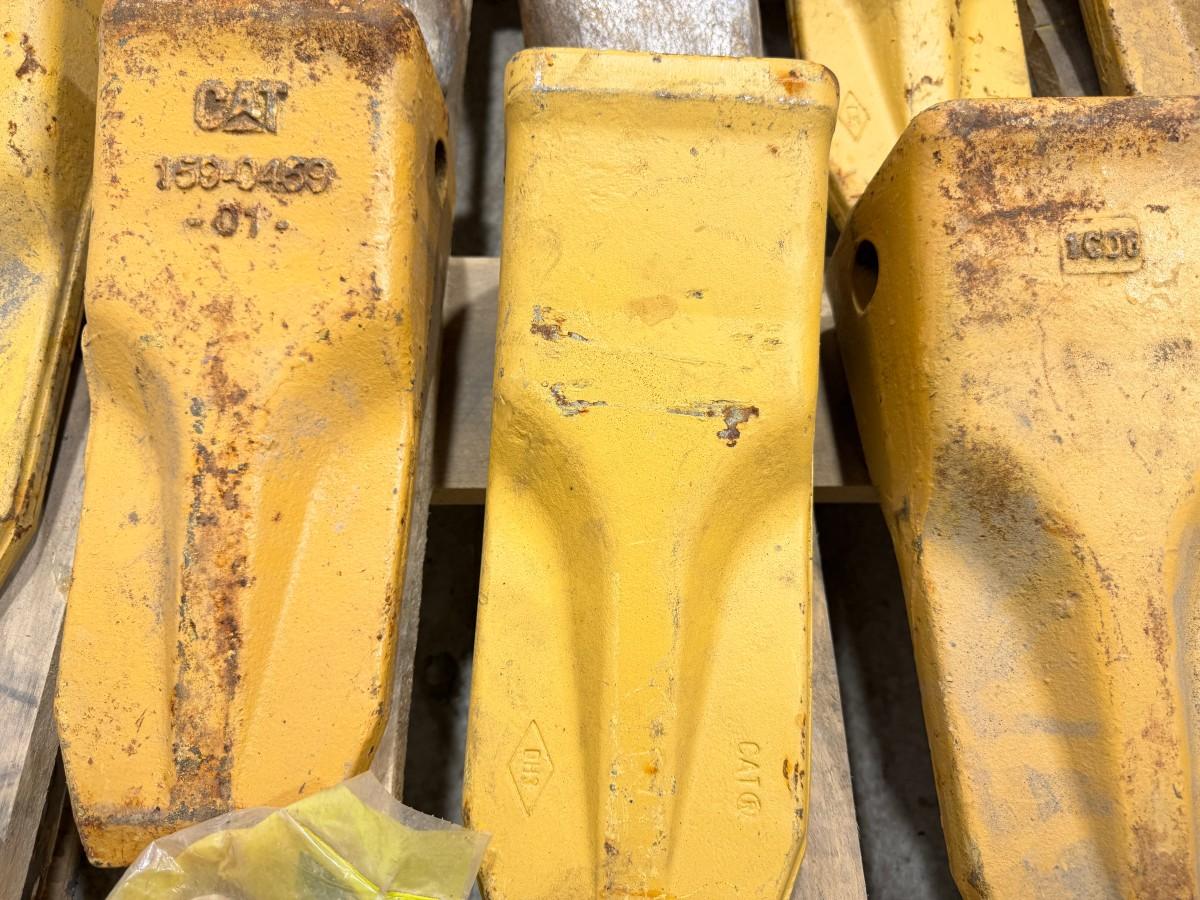 CAT tannholdere og gravetenner til gravemaskin