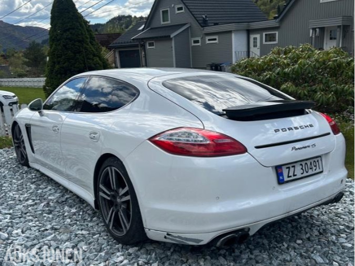 2010 Porsche Panamera 4.8 400hk 4, 154679km, Banebil/Reparasjonsobjekt