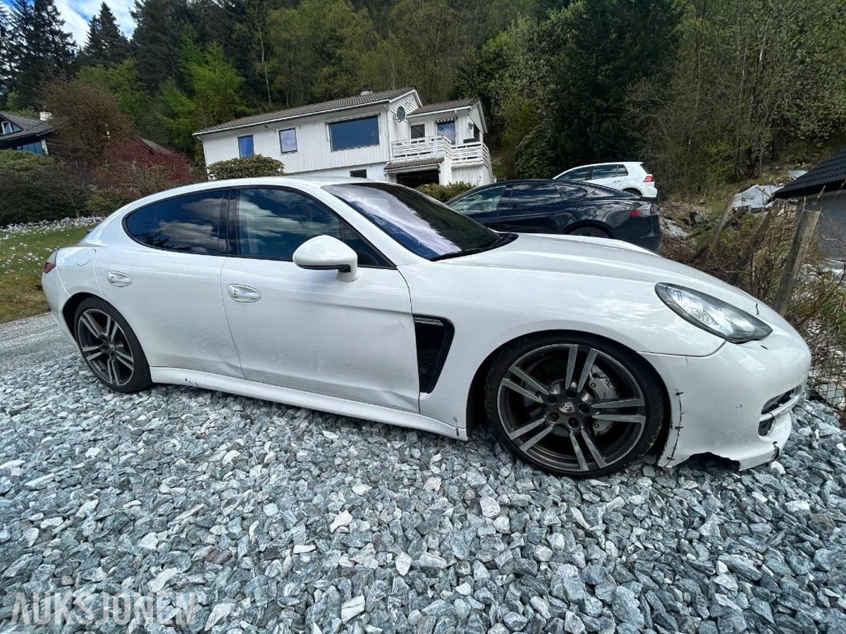 2010 Porsche Panamera 4.8 400hk 4, 154679km, Banebil/Reparasjonsobjekt