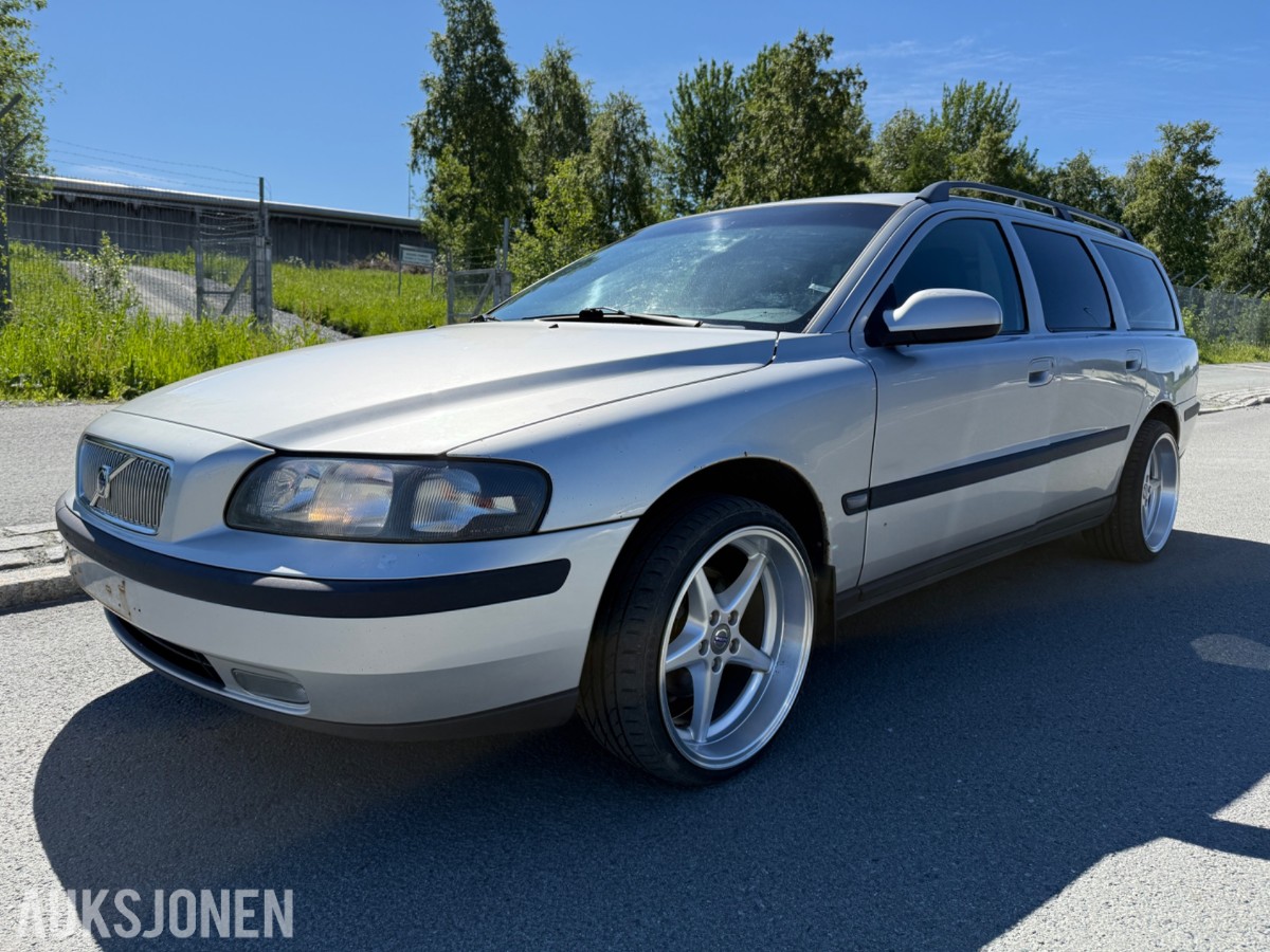 2001 Volvo V70 2.5-140 D