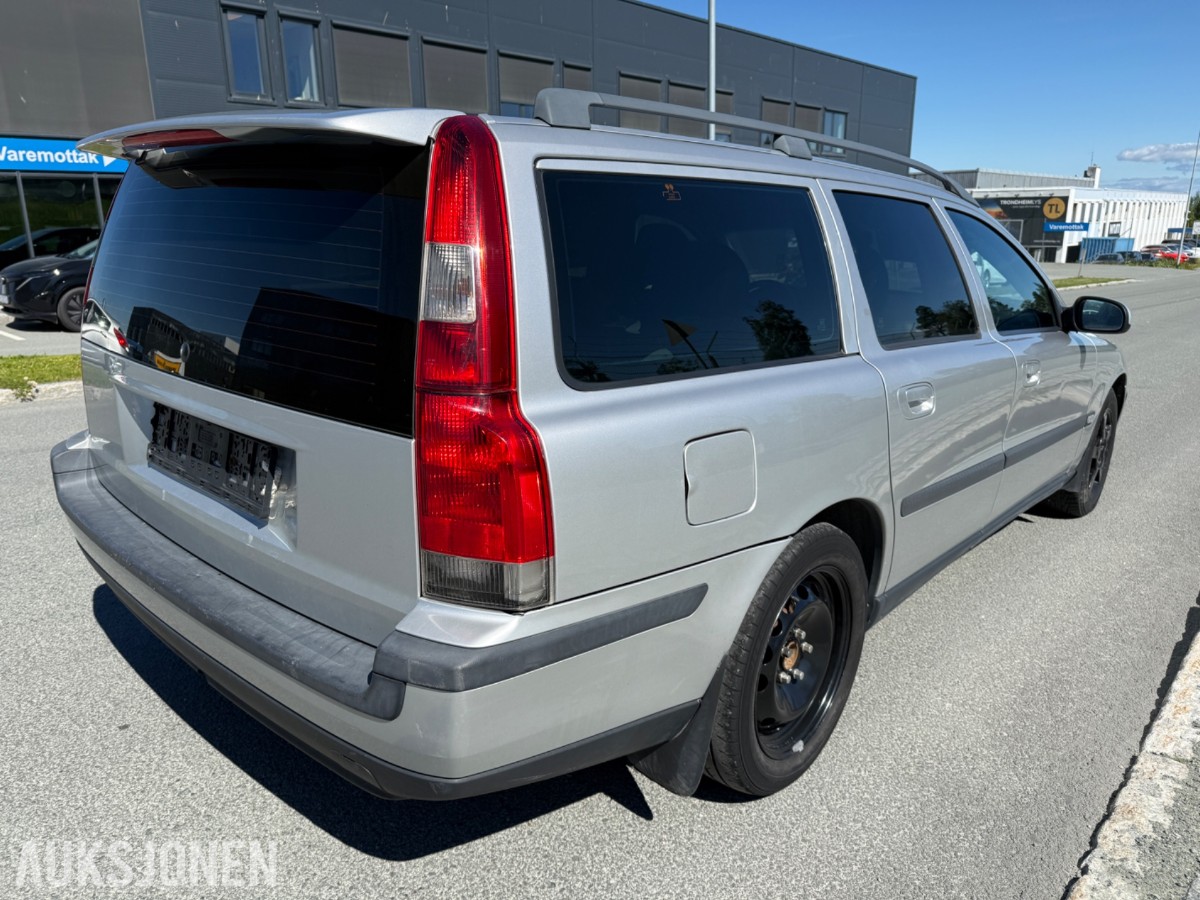 2001 Volvo V70 2.5-140 D