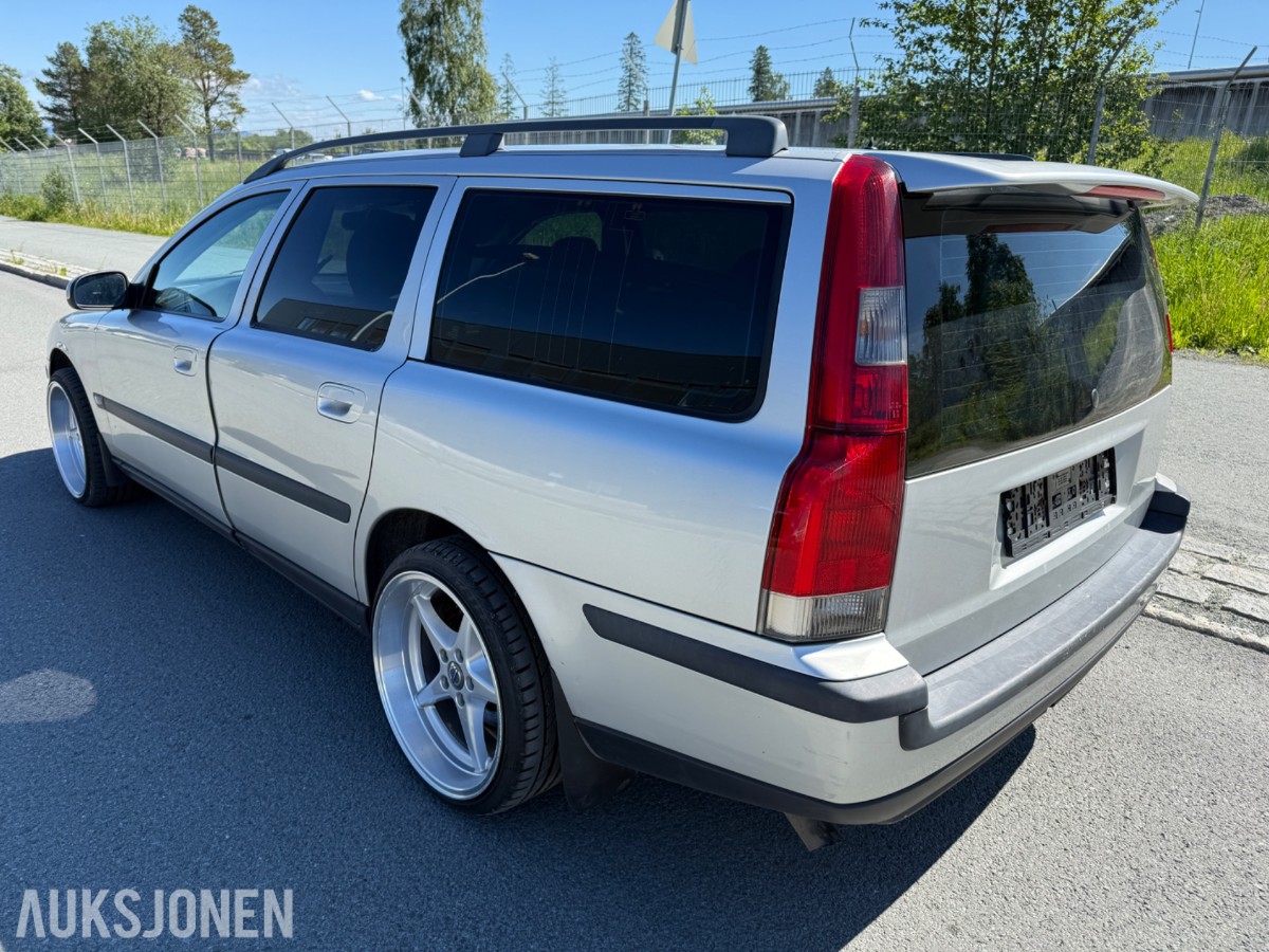 2001 Volvo V70 2.5-140 D