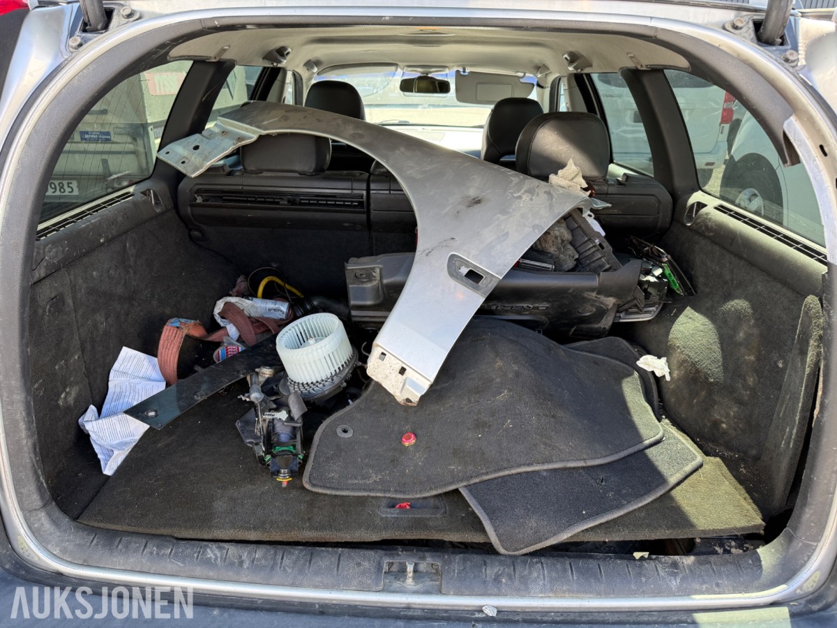 2001 Volvo V70 2.5-140 D
