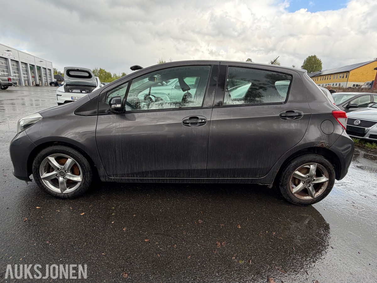 2011 Toyota Yaris 1.0-69 / kun 2 eiere