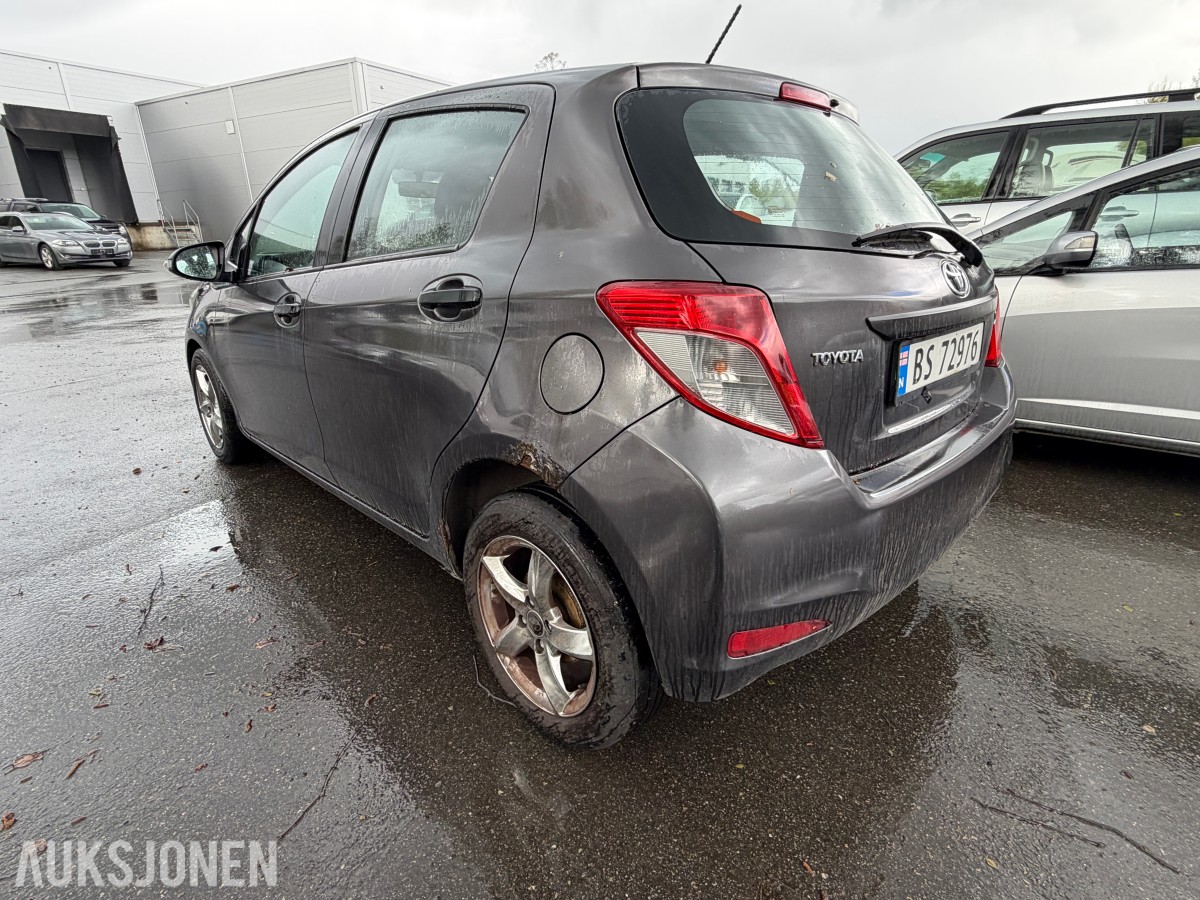 2011 Toyota Yaris 1.0-69 / kun 2 eiere