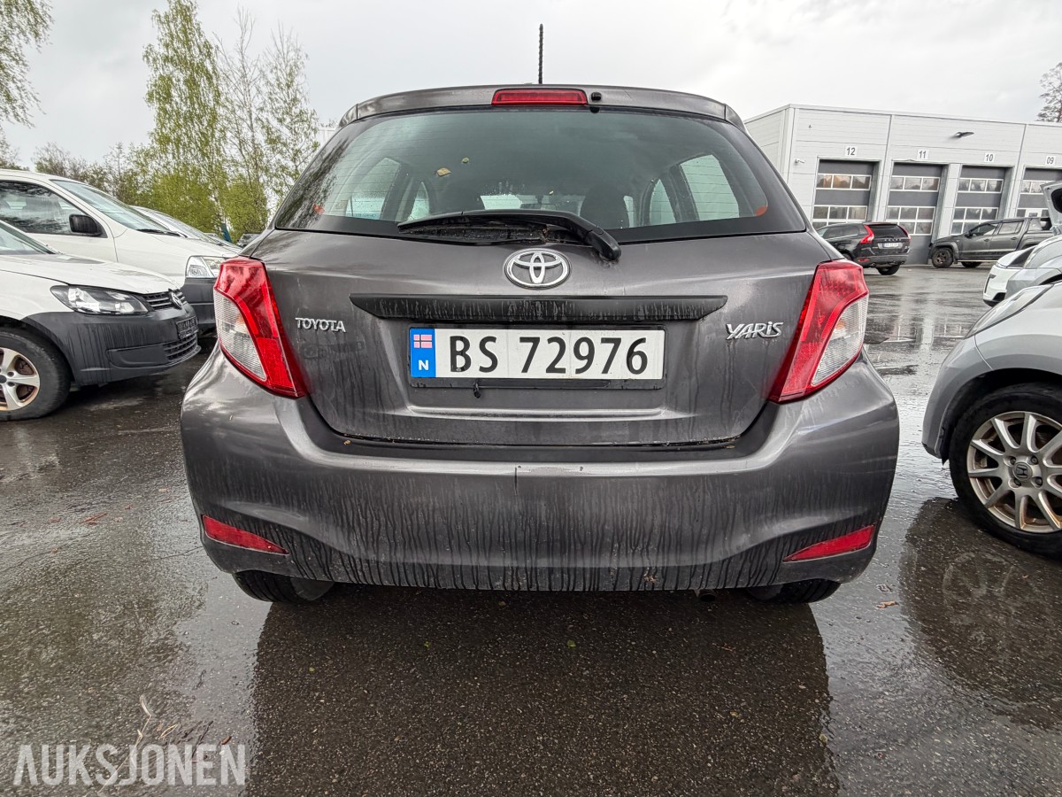 2011 Toyota Yaris 1.0-69 / kun 2 eiere