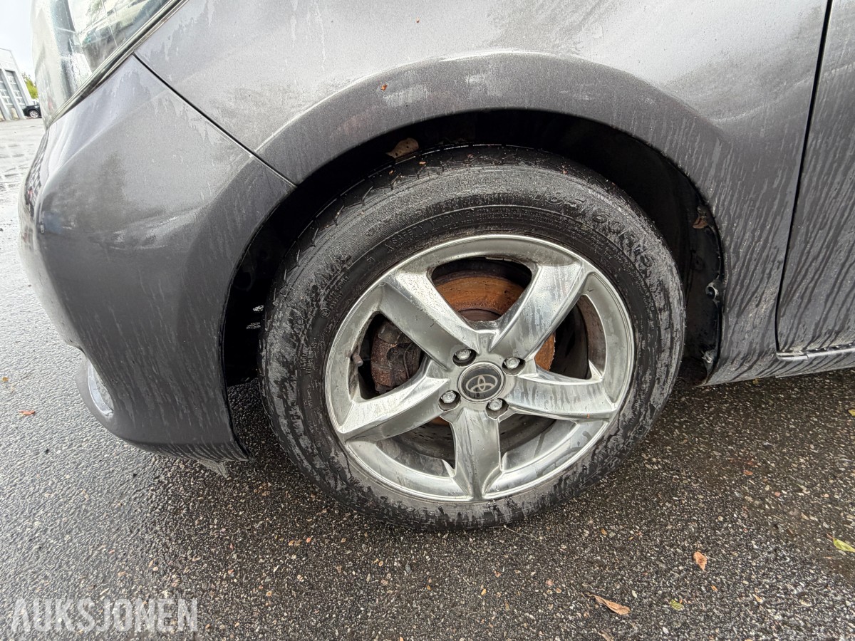 2011 Toyota Yaris 1.0-69 / kun 2 eiere