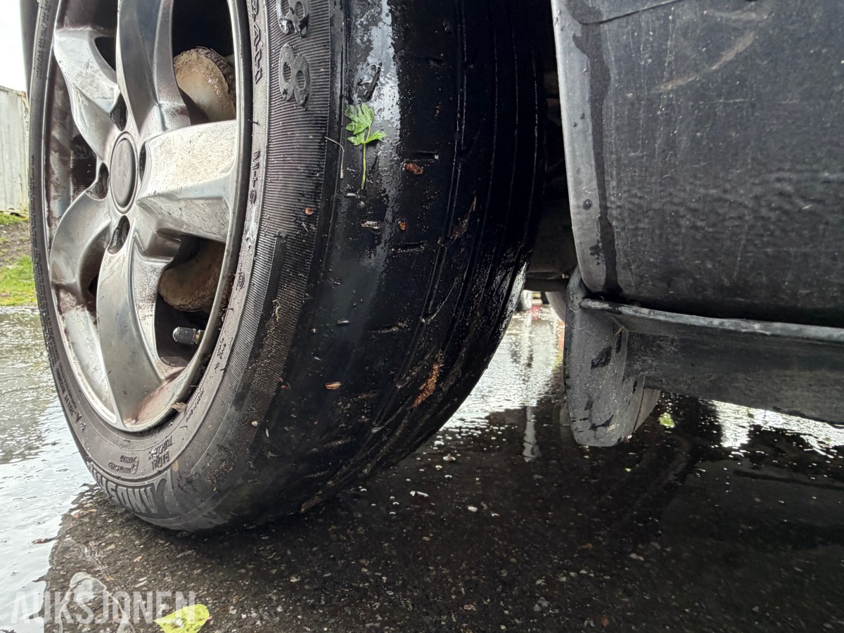 2011 Toyota Yaris 1.0-69 / kun 2 eiere