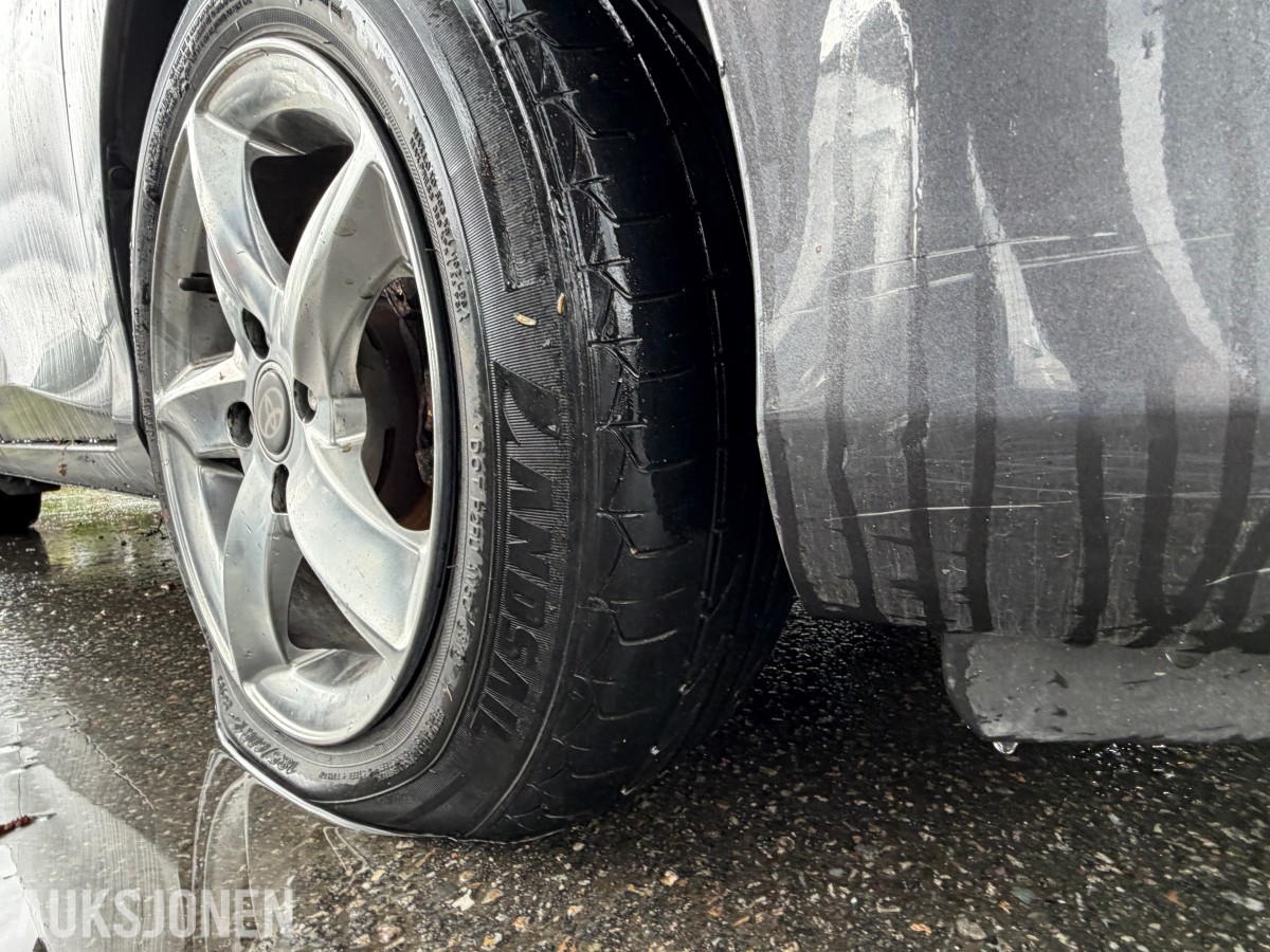 2011 Toyota Yaris 1.0-69 / kun 2 eiere