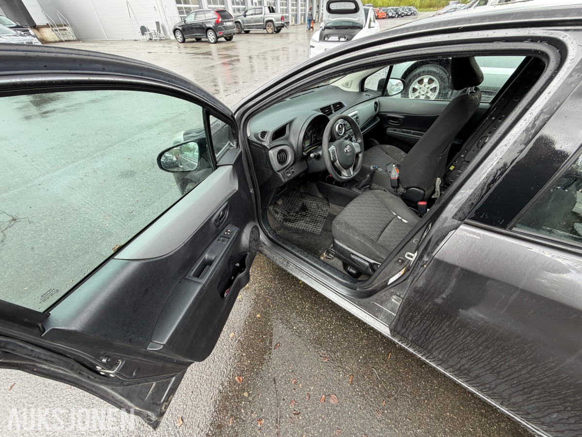2011 Toyota Yaris 1.0-69 / kun 2 eiere