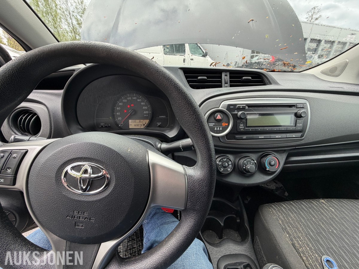 2011 Toyota Yaris 1.0-69 / kun 2 eiere