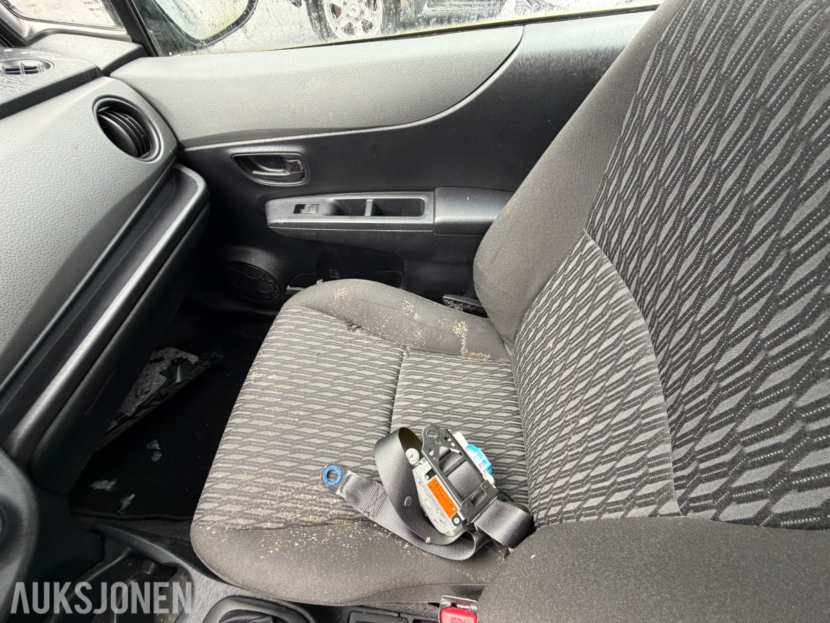 2011 Toyota Yaris 1.0-69 / kun 2 eiere