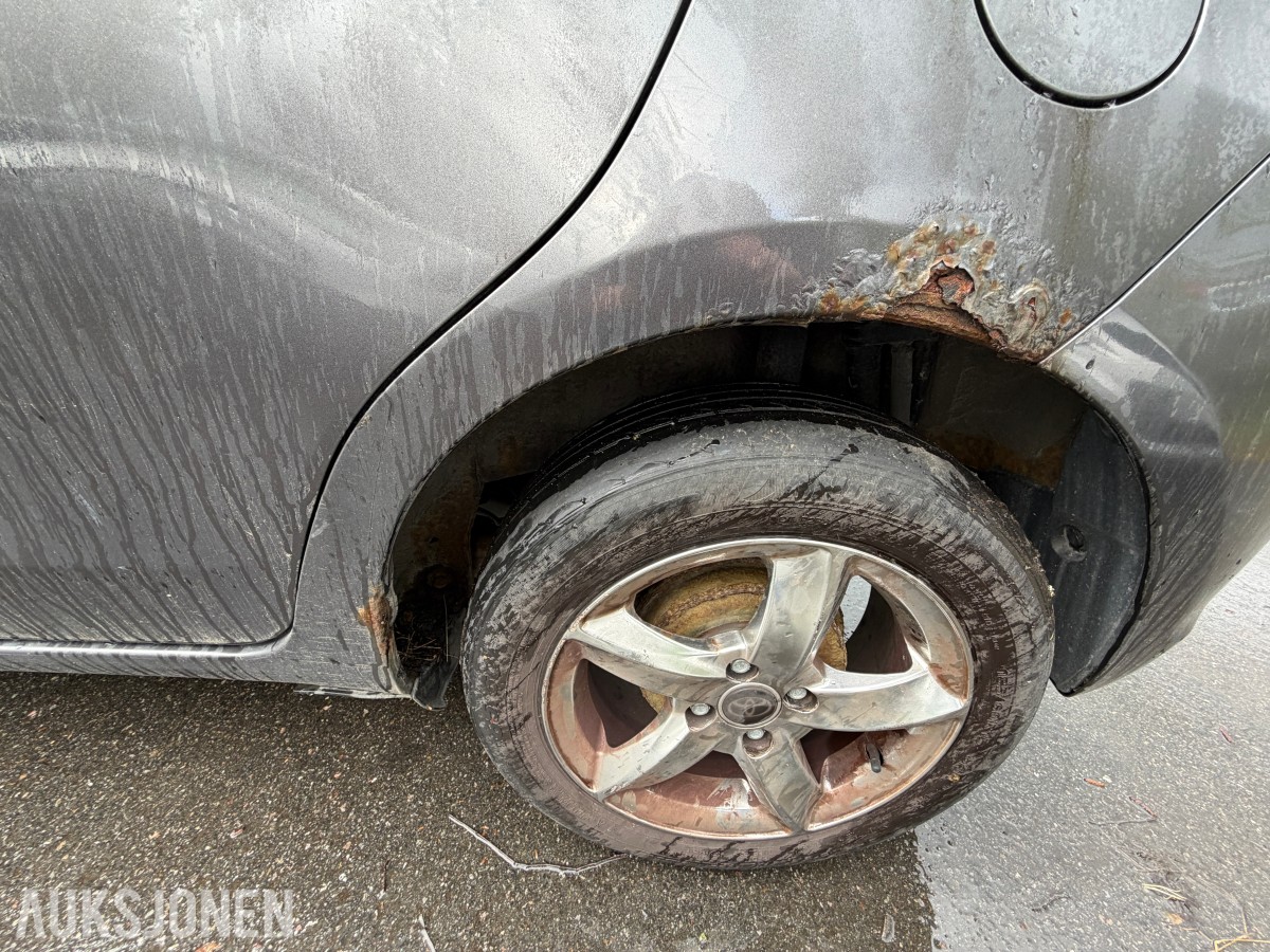 2011 Toyota Yaris 1.0-69 / kun 2 eiere