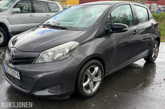 2011 Toyota Yaris 1.0-69 / kun 2 eiere