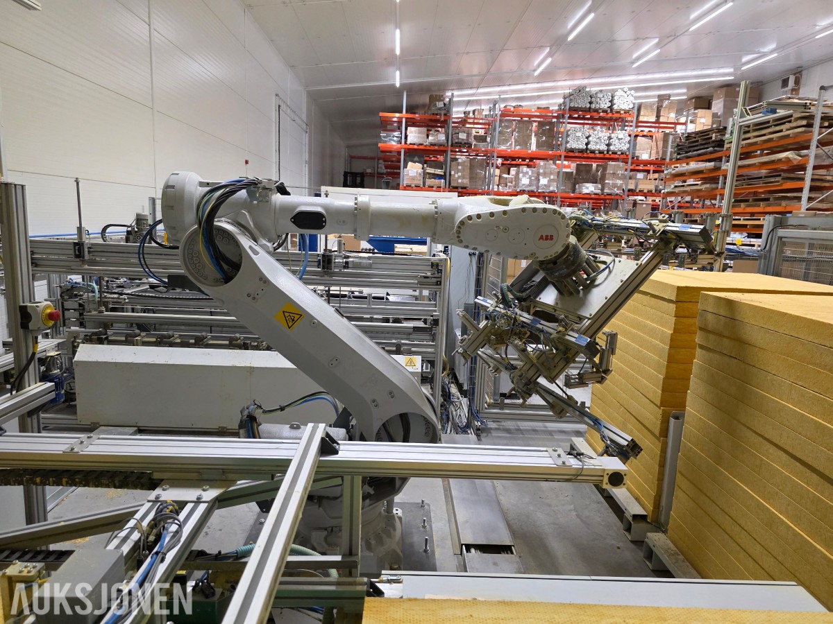 2021 Automasjonslinje Linje med robot og full styring